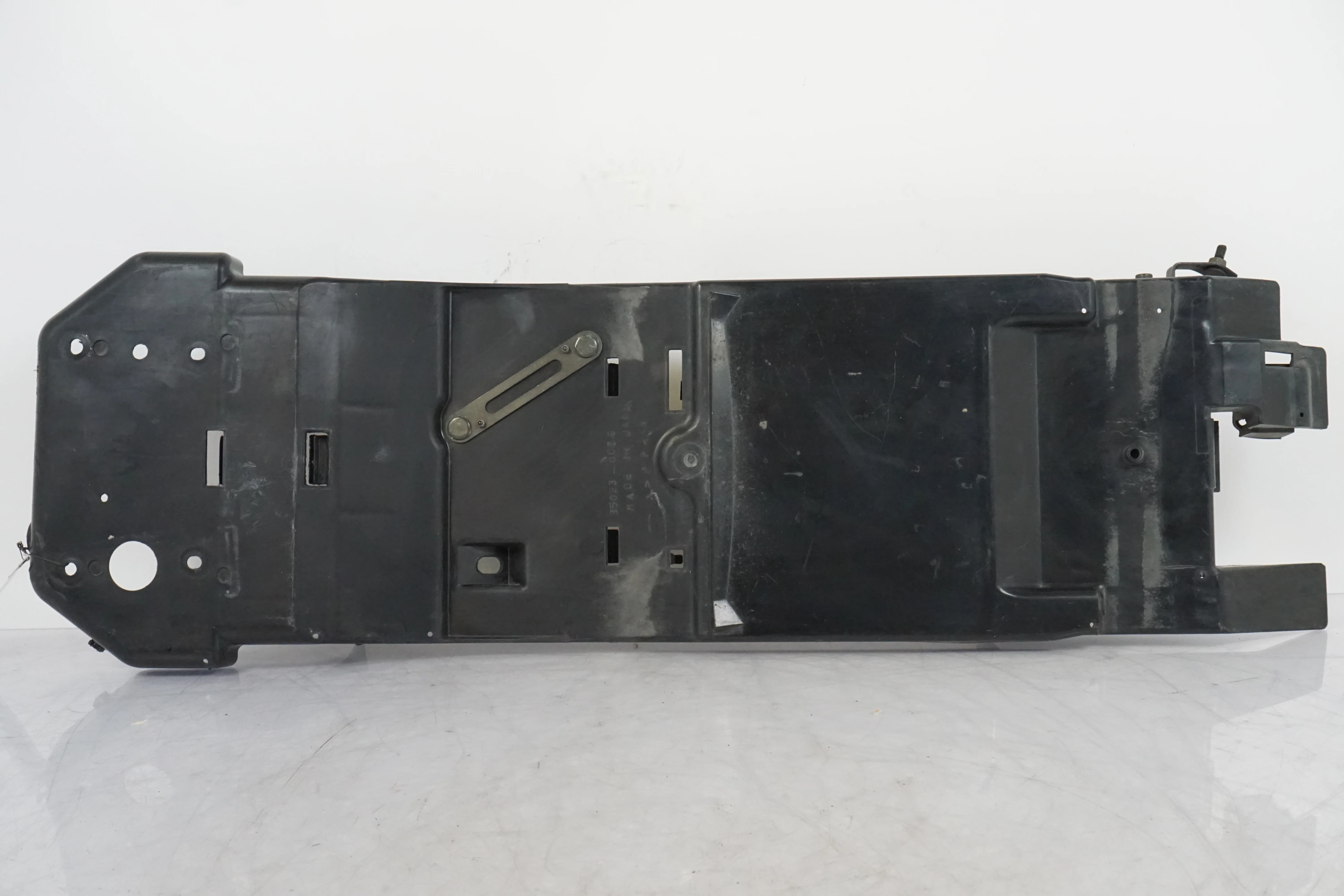 Undertail - Image 8
