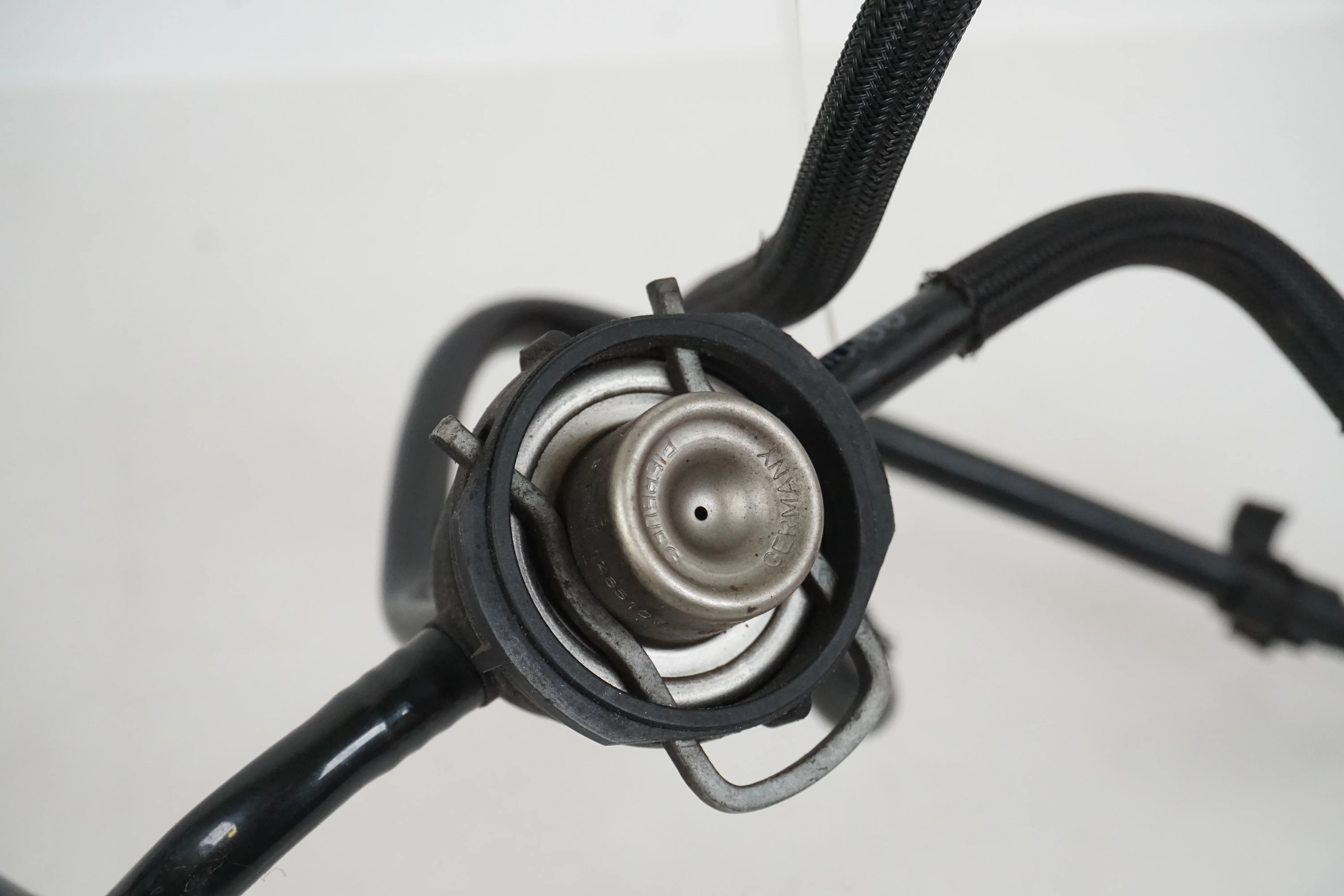 Fuel Rail - Image 3