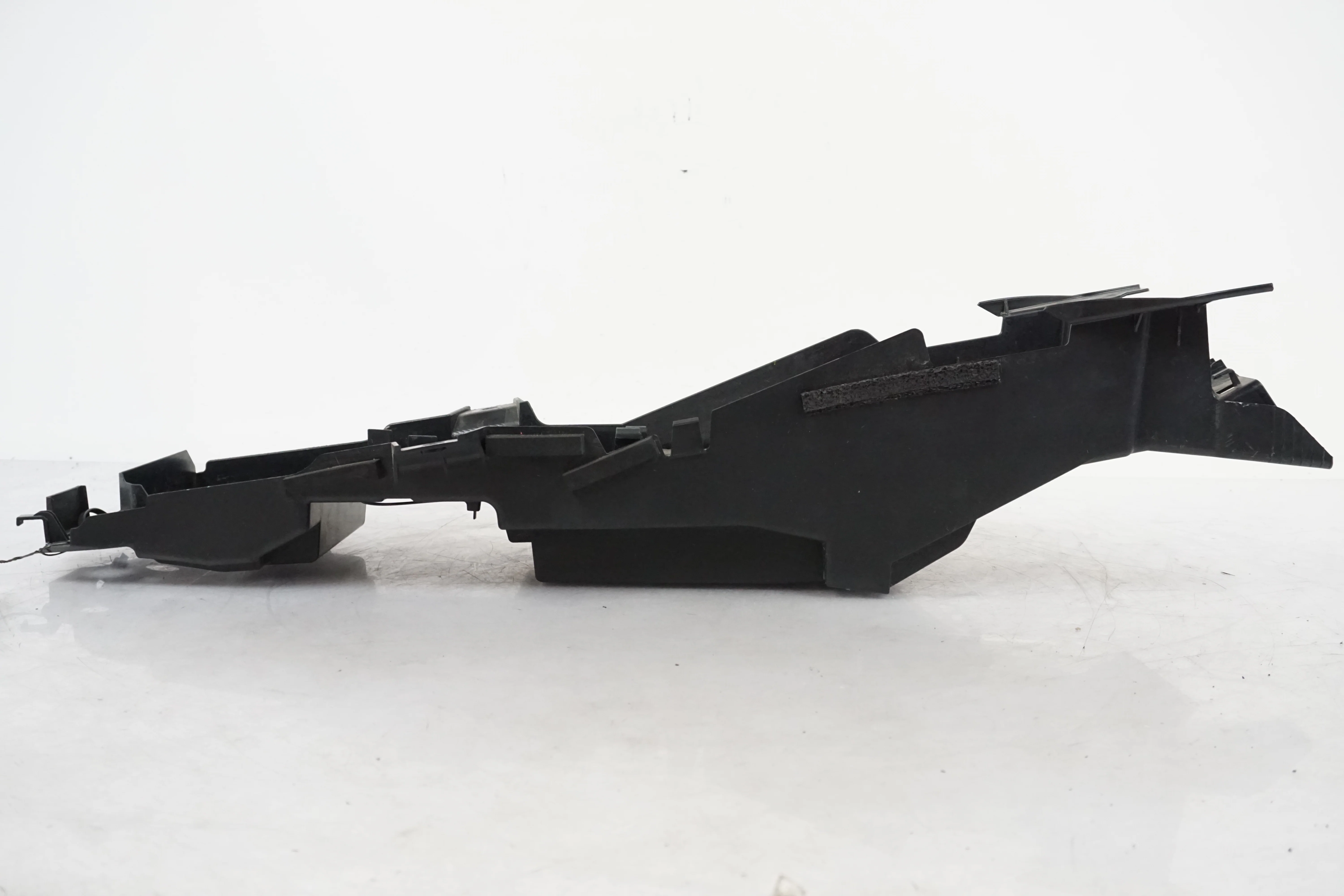 Undertail - Image 7