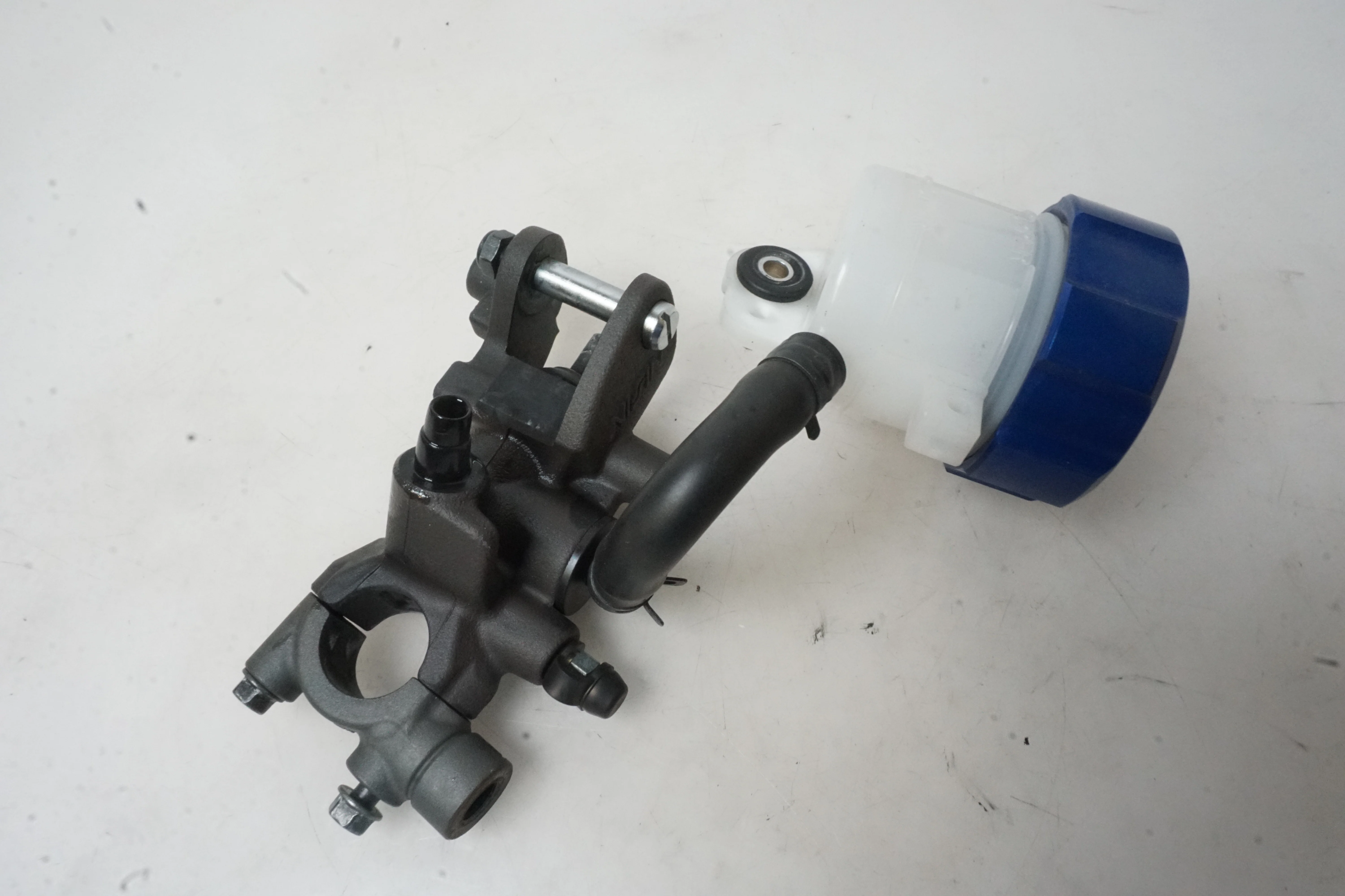 Bromshuvudcylinder - Image 2