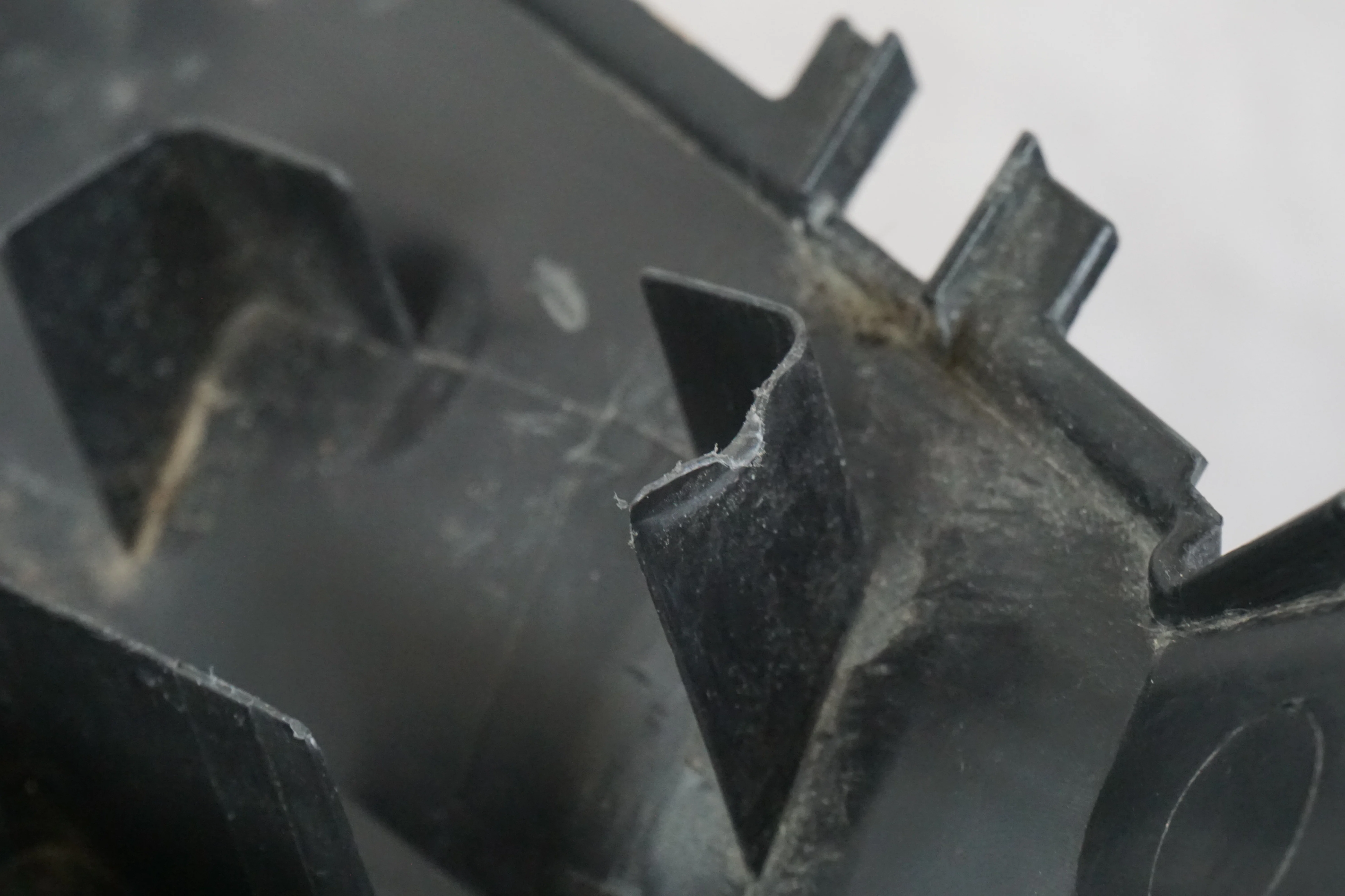 Undertail - Image 5