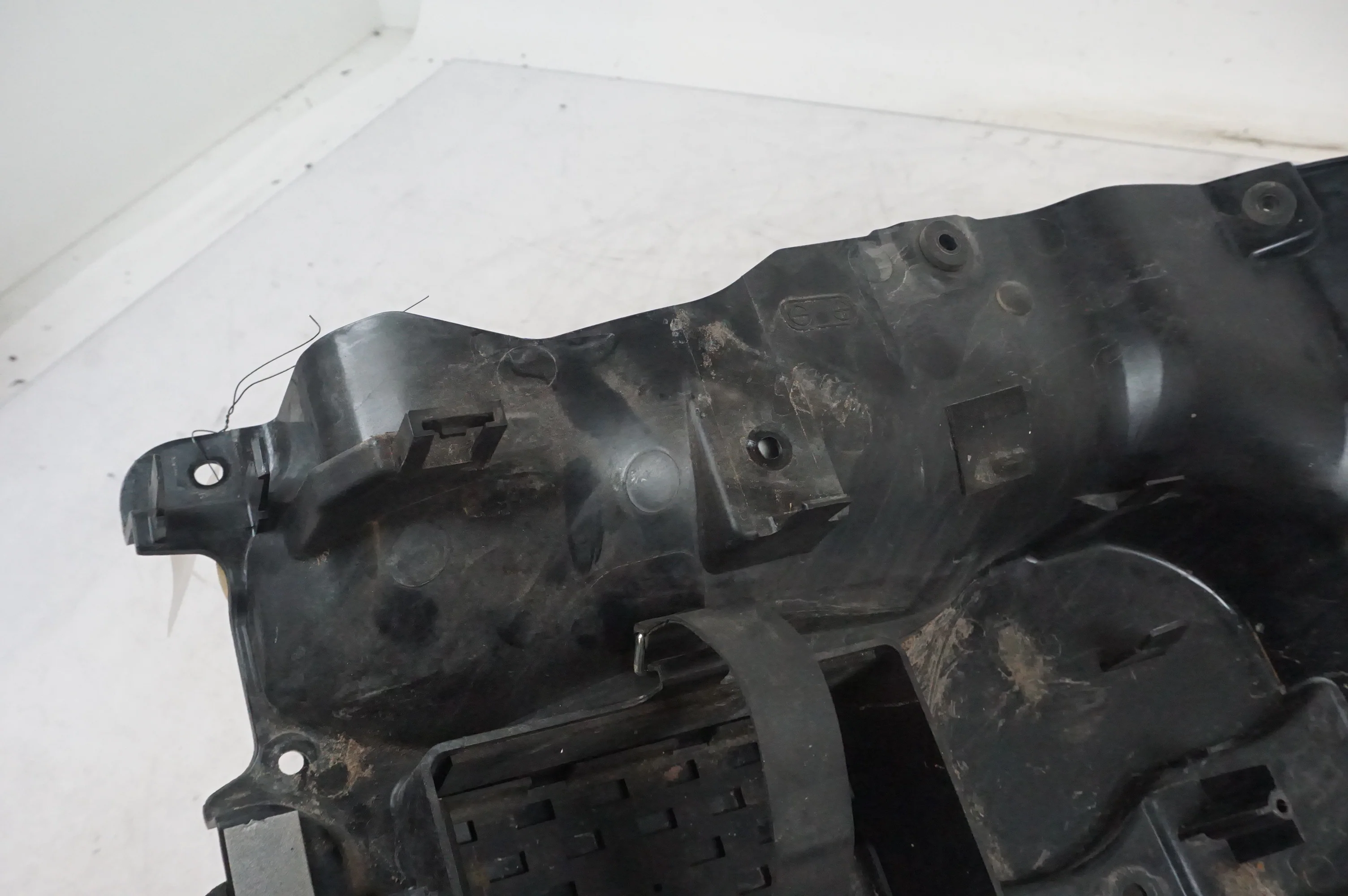 Undertail - Image 4