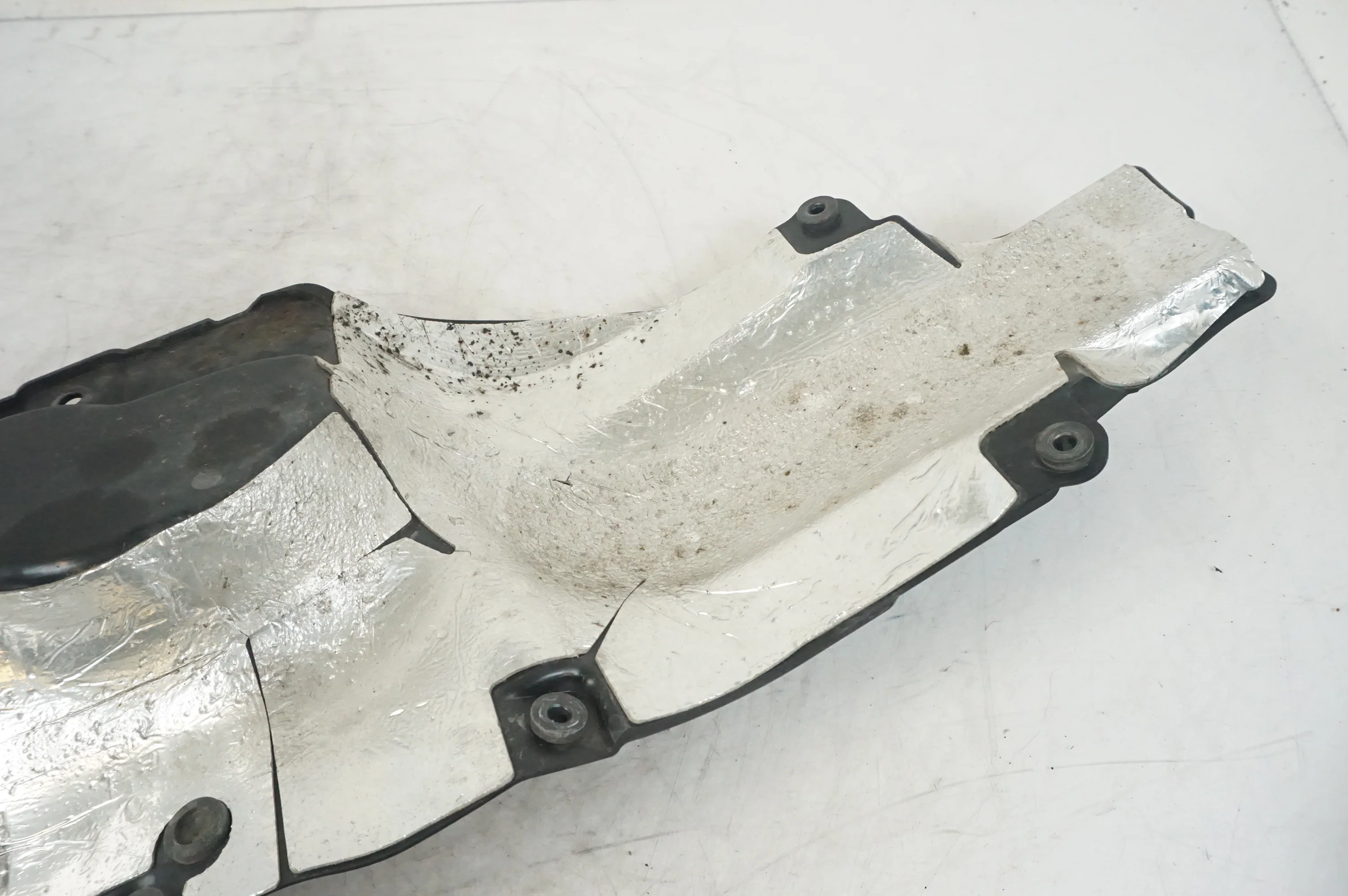 Undertail - Image 6