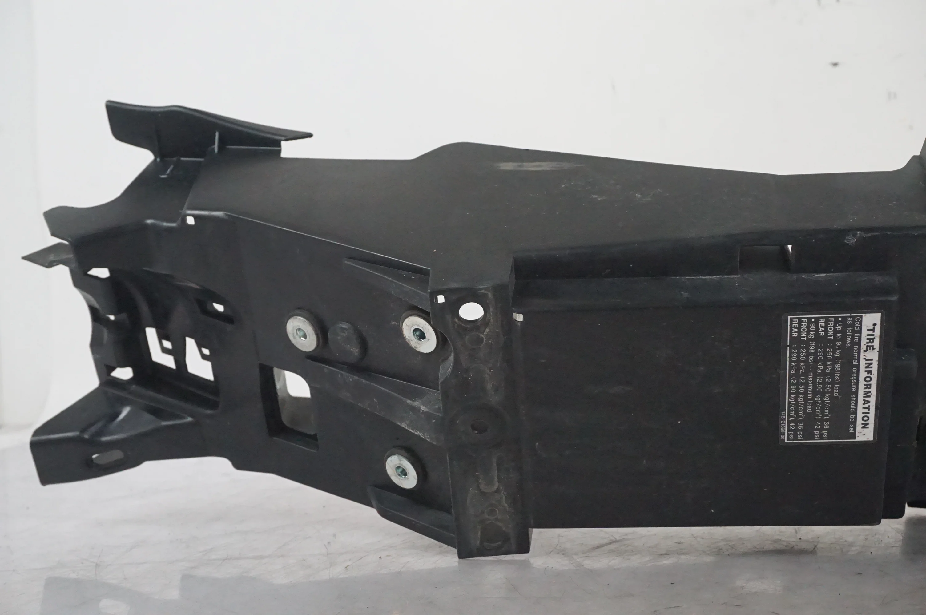 Undertail - Image 6