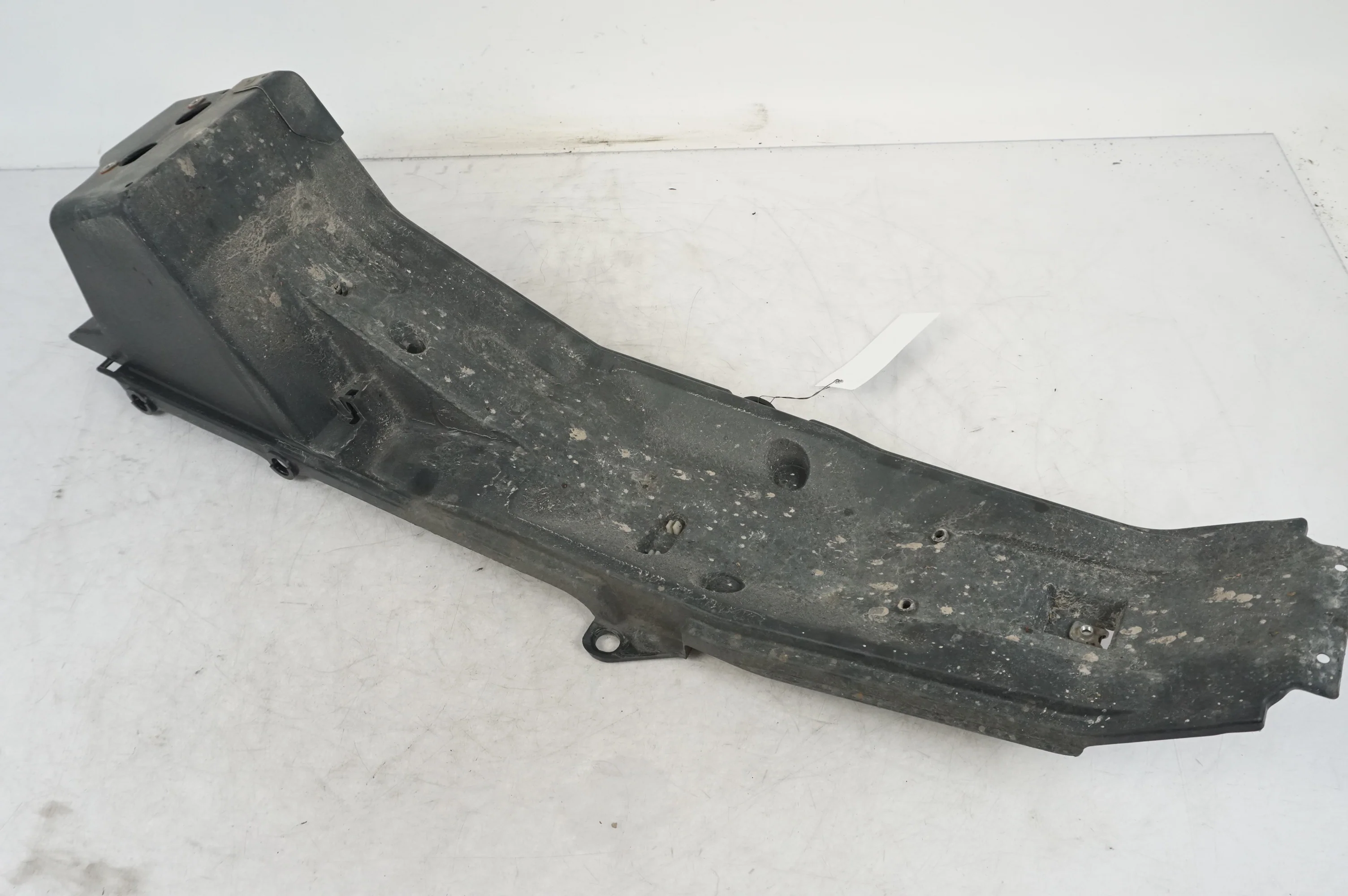 Undertail - Image 4