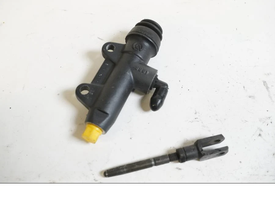 Bromshuvudcylinder - Image 2