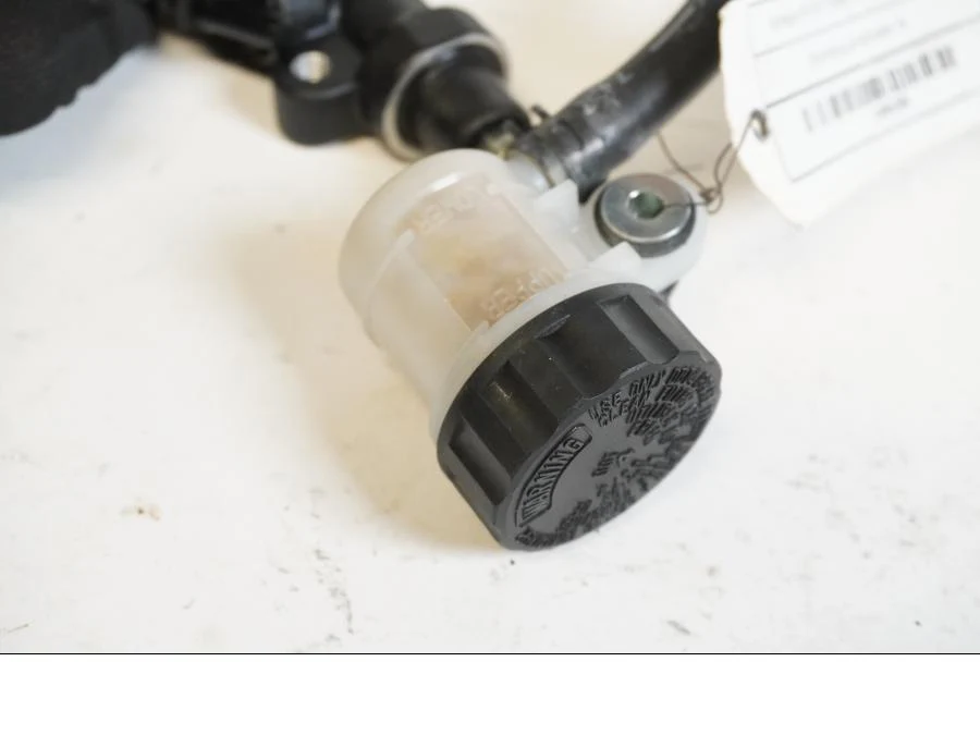 Bromshuvudcylinder - Image 3