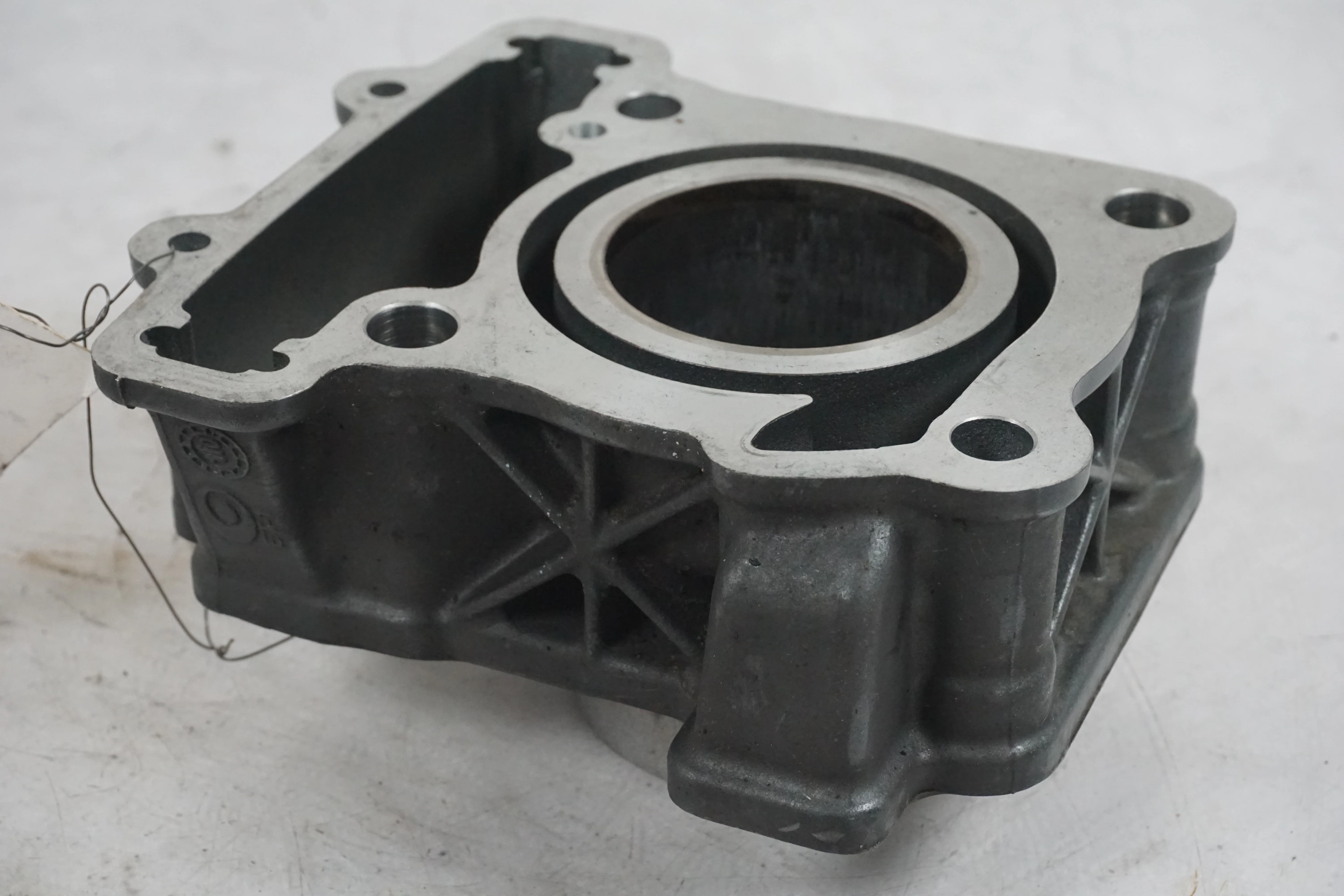 Cylinder - Image 3