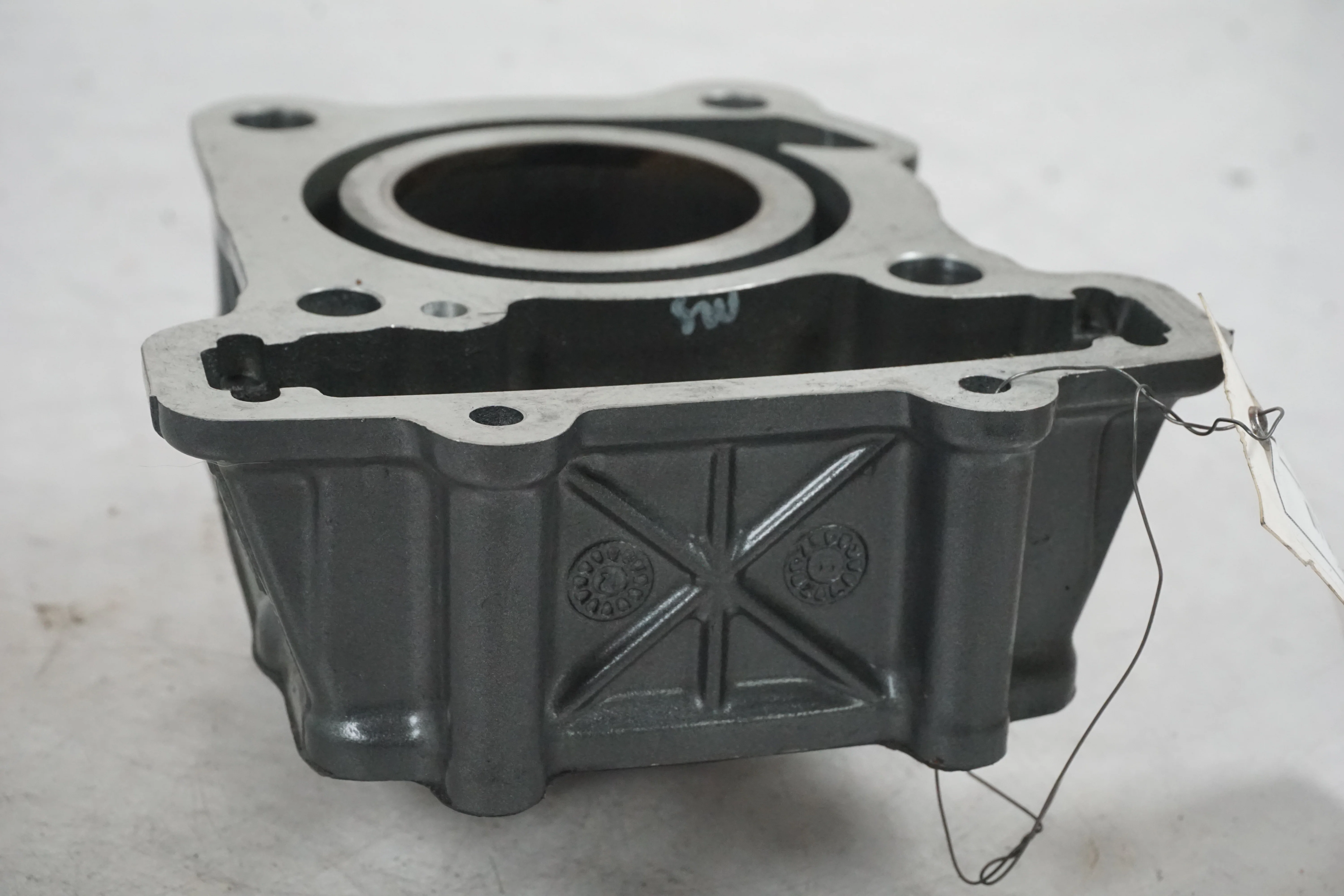 Cylinder - Image 4
