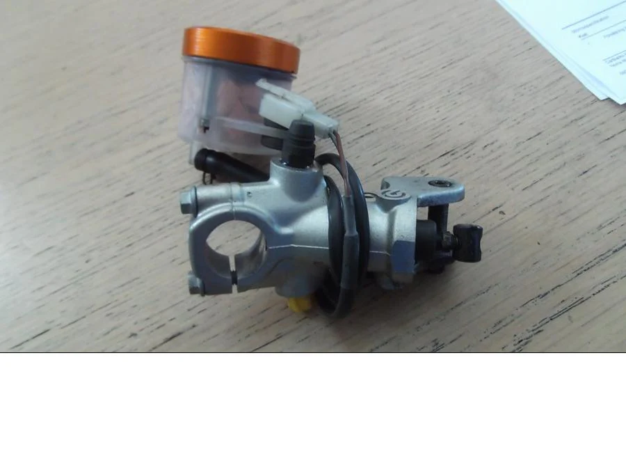 Bromshuvudcylinder - Image 2
