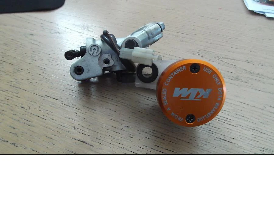 Bromshuvudcylinder - Image 3