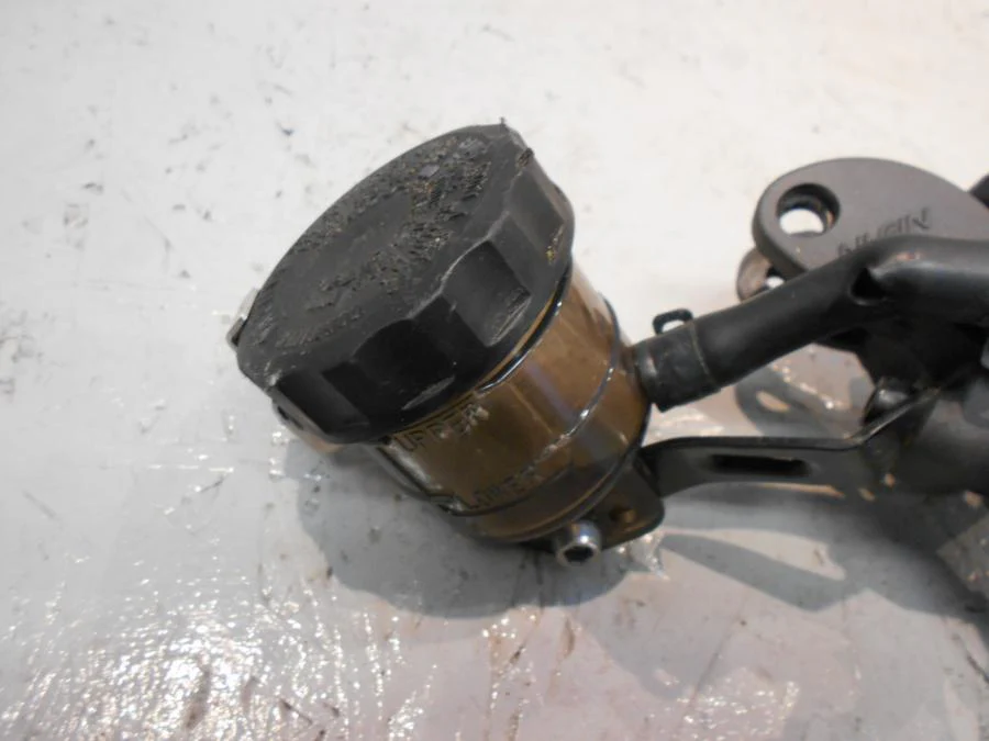 Bromshuvudcylinder - Image 3