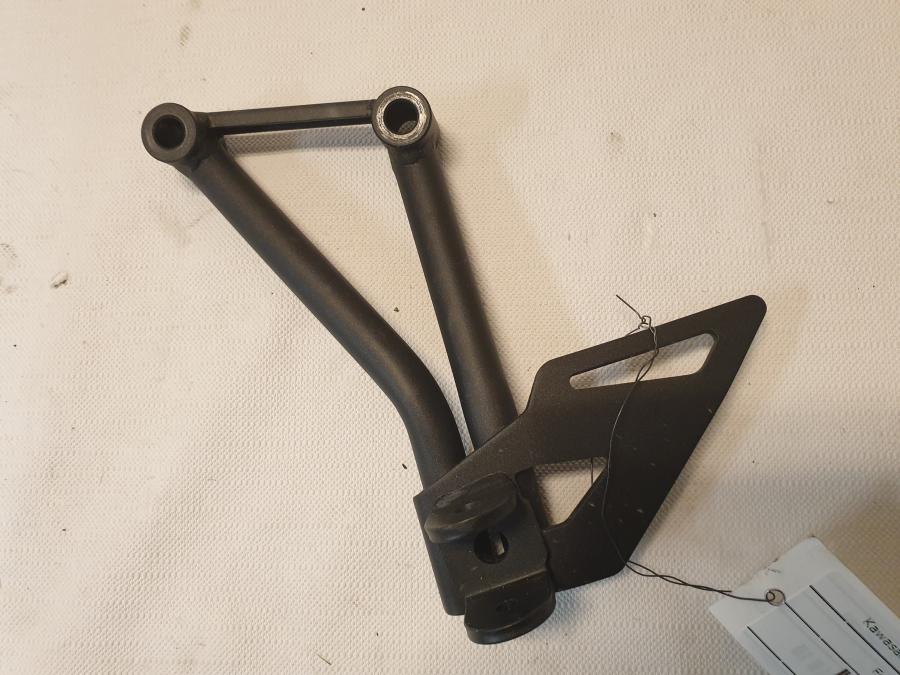 Fotpinnefäste